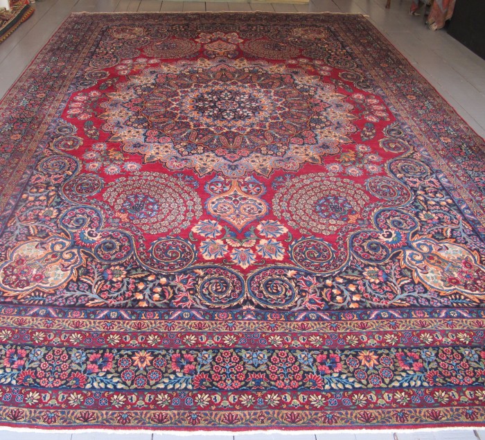 Sumptuous Persian Yazd Carpet