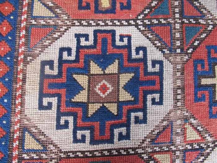Moghan Rug with Memling Guls