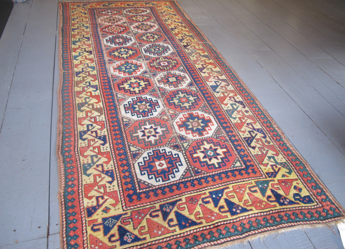 Moghan Rug with Memling Guls