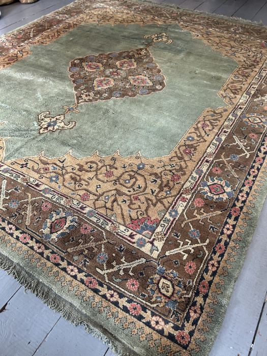 Decorative Oushak Carpet