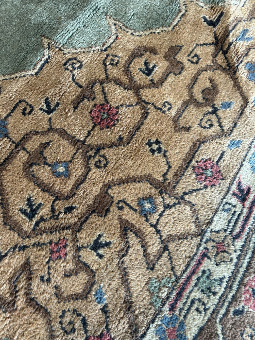Decorative Oushak Carpet