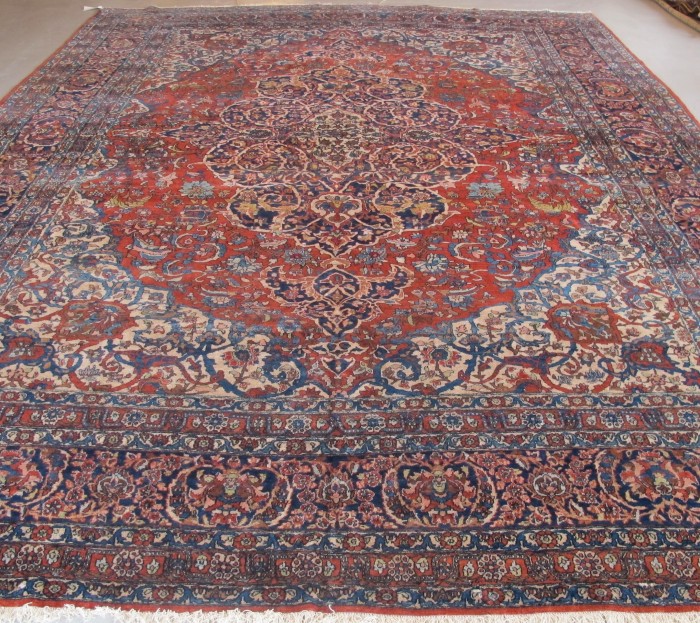Exceptional Isfahan Carpet