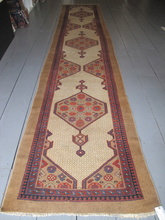 Long Sarab Runner