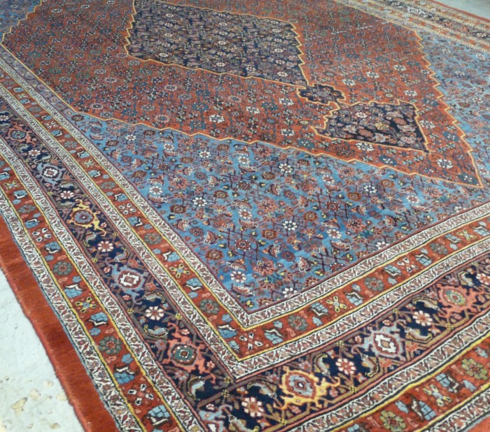 Handsome Bidjar Carpet