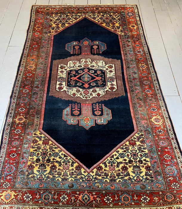 Handsome Bidjar Carpet