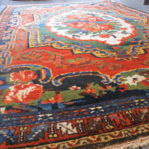 Image of Baktiar Rug with Gol Farang