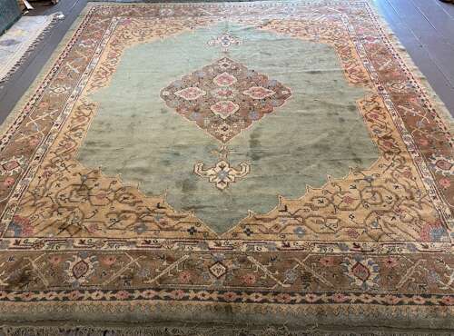 Oushak Carpet, West Anatolia, Circa 1900, 3.62m X 3.20m