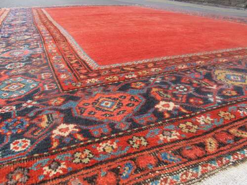 Fereghan Carpet With Plain Field, Persia, Circa 1880, 3.93m X 2.89m (12' 11