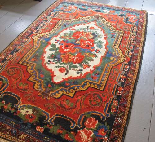 Antique Persian Baktiar Rug, 2.05m X 1.36m