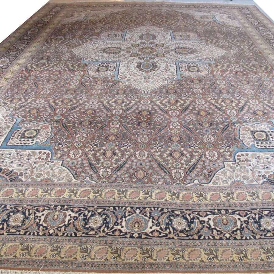 Exceptional 'haji Jalili' Tabriz Carpet, 5.61m X 3.93m