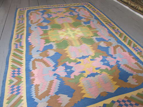 Mid-20th Century Abstract Wool Kilim, 3.05m x 1.99m.