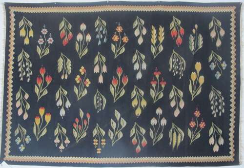 Floral Tapestry, Oltenia, Romania, Circa 1910, 1.20m x 1.72m