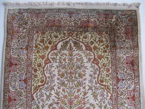 Fine Silk Hereke Rug
